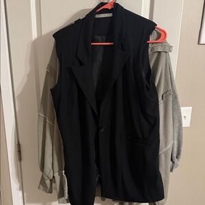 Black Sleeveless Women's Jacket buckle